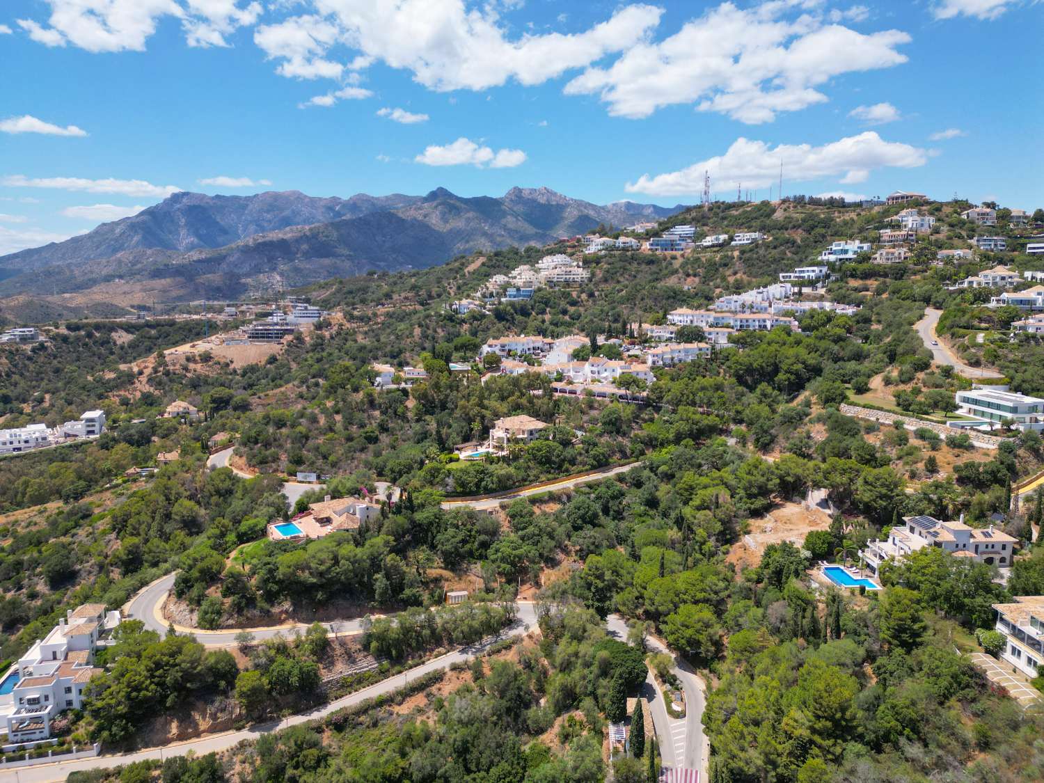 Terrain spectaculaire à Marbella à Alto de los Monteros,