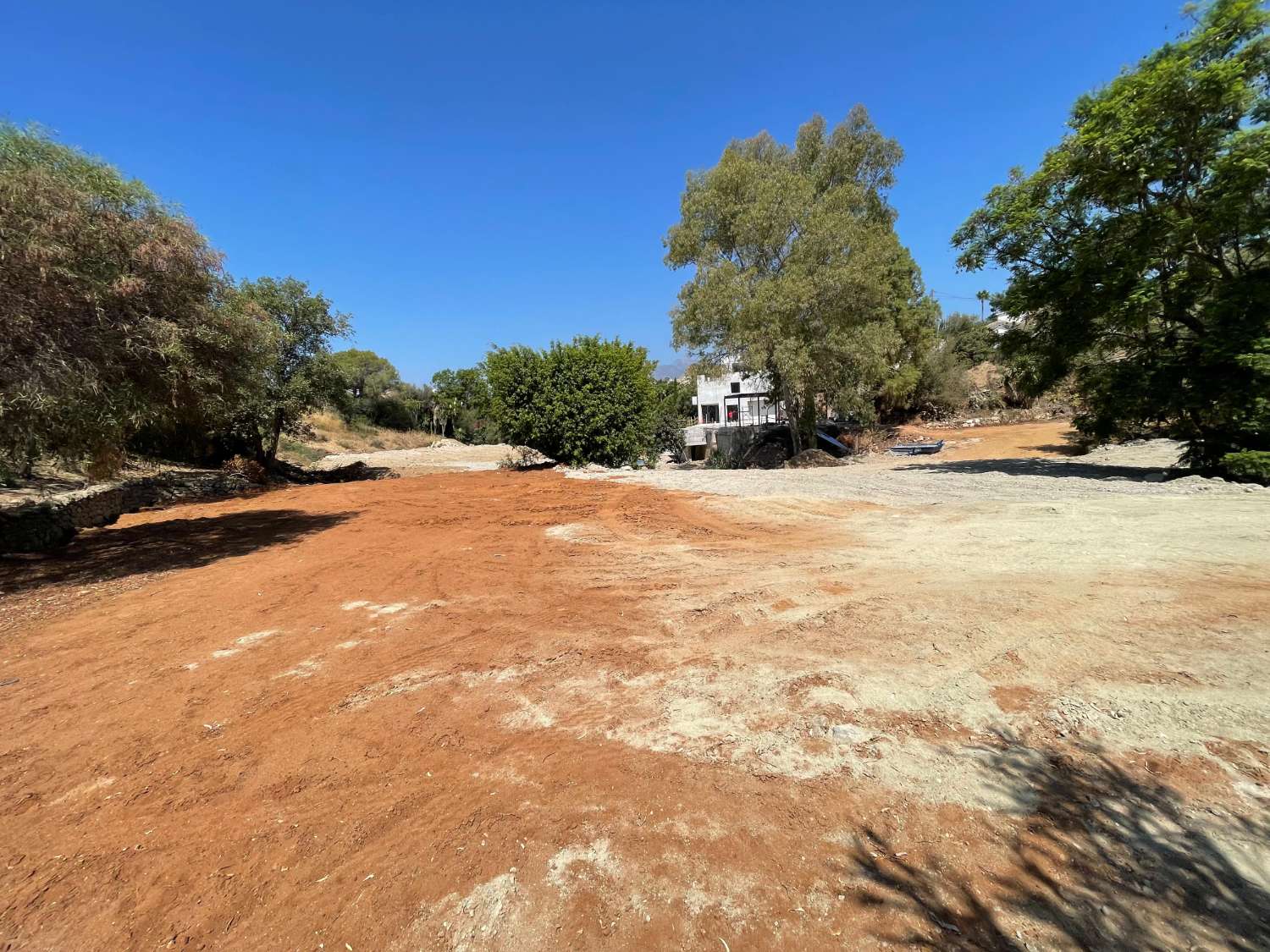 EL ROSARIO, MARBELLA EAST built m2 560 plot m2 1.000 GREAT OPPORTUNITY FOR YOUR DREAM HOME IN HEART OF MARBELLA