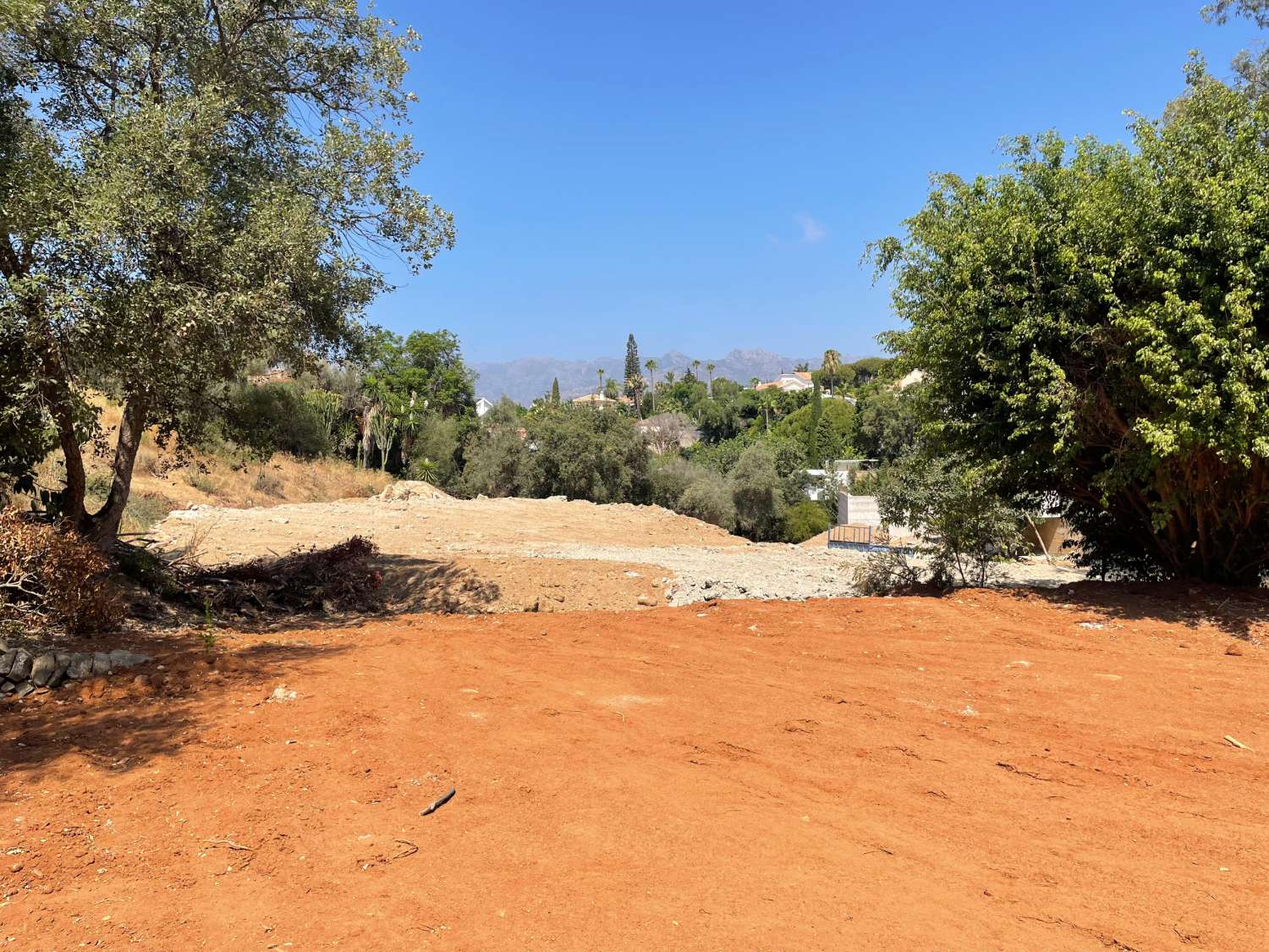 EL ROSARIO, MARBELLA EST construit m2 645 terrain m2 1.287 GRANDE OPPORTUNITÉ POUR VOTRE MAISON DE RÊVE AU COEUR DE MARBELLA