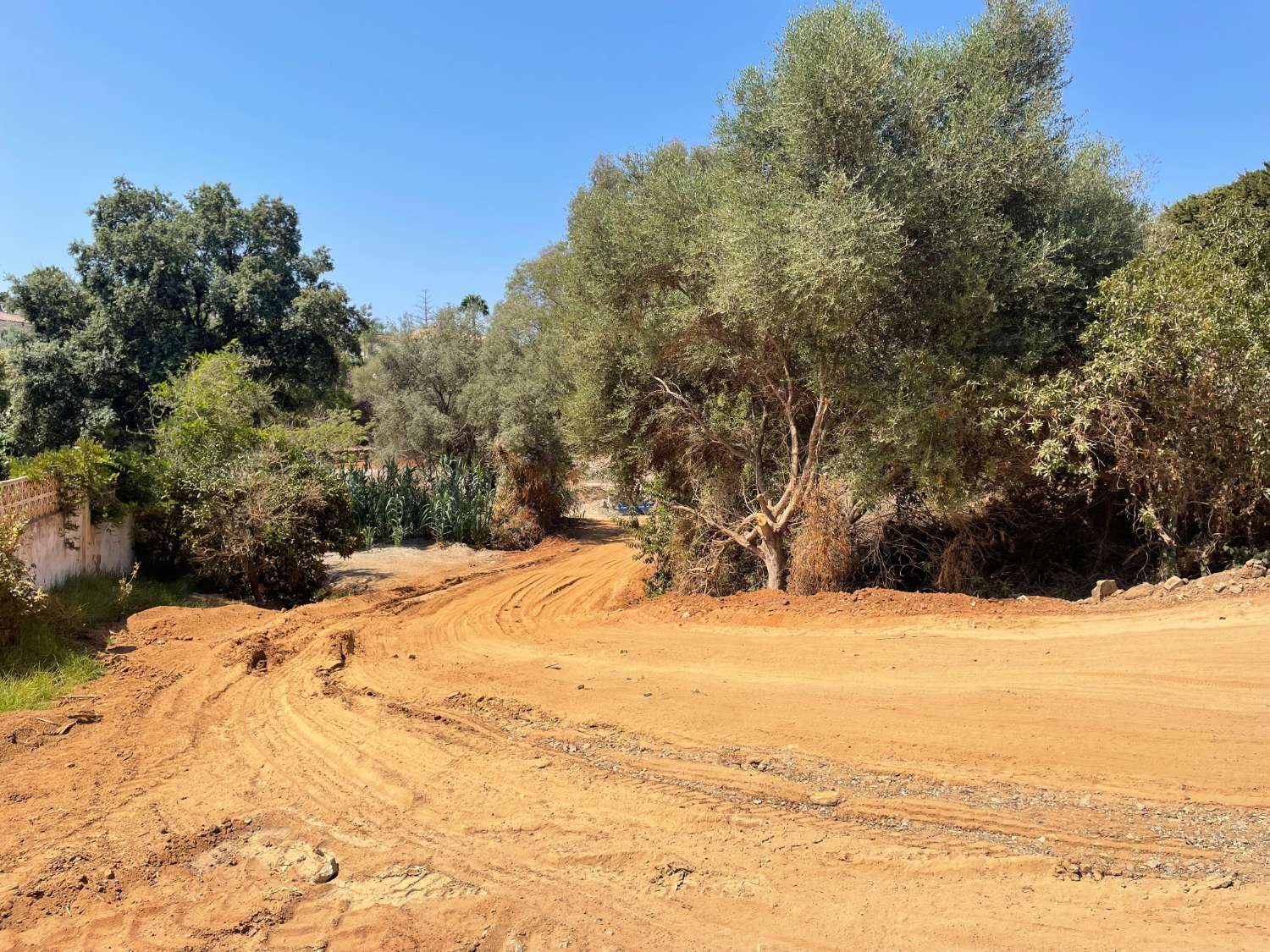 EL ROSARIO, MARBELLA EST construit m2 645 terrain m2 1.287 GRANDE OPPORTUNITÉ POUR VOTRE MAISON DE RÊVE AU COEUR DE MARBELLA