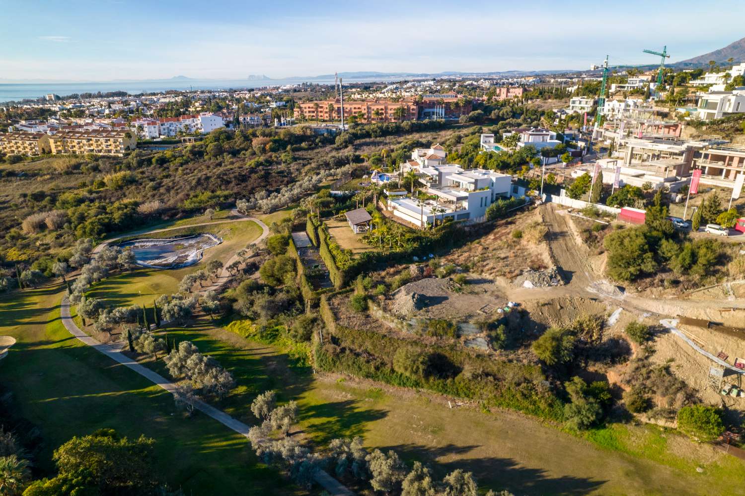 MAGNIFICA  PARCELA DE 2723 M2 , EN BENAHAVÍS , MARBELLA